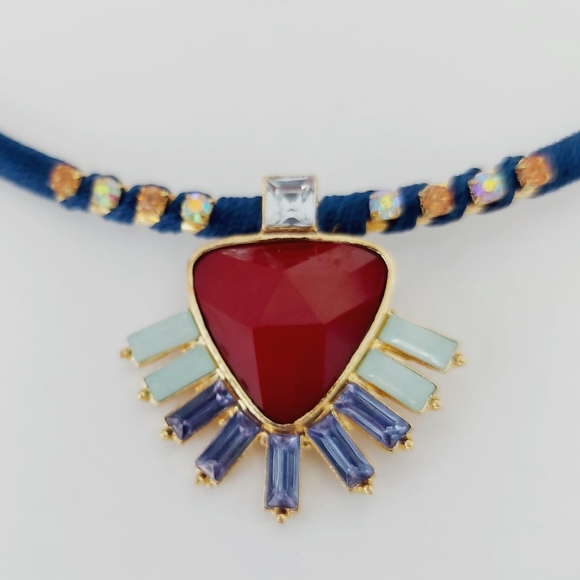 Collar Necklace with a pendant and silk thread - Picture 2 of 5